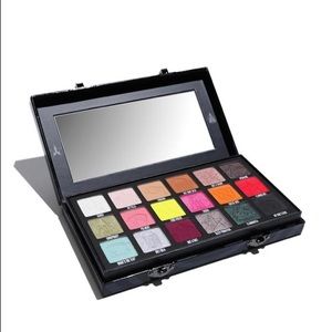 JEFFREE STAR COSMETICS
Conspiracy Palette